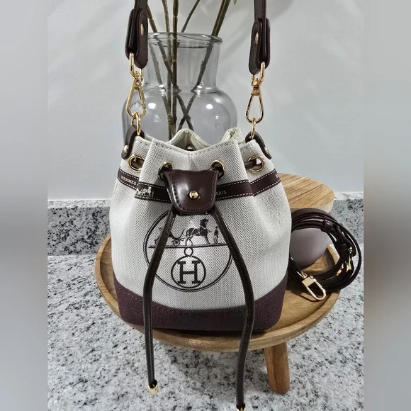 ‼️SOLD‼️Upcycled Hermes Dust Bag/Bucket Bag - Picture 2 of 6